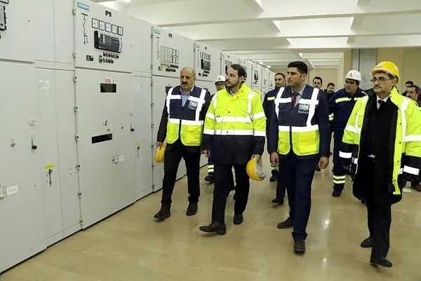 Kesintisiz elektrik için 10 bin kişi sabahladı-3