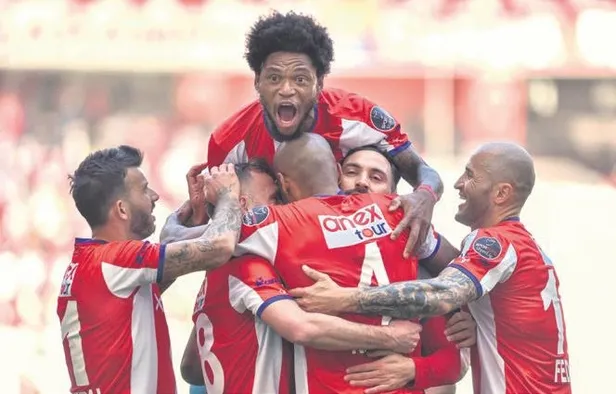 trabzonspor-8-haftada-9-puan-almasi-takdirde-sampiyonlugunu-ilan-edecek-1647821230836.jpeg Trabzonspor 8 haftada 9 puan alması takdirde şampiyonluğunu ilan edecek-4