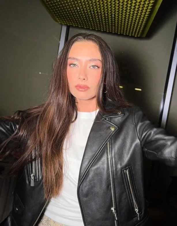 rus-kizi-verayi-oynayacak-neslihan-atagulun-dizisi-icin-trih-verildi-aas-bulut-iynemli-baris-arduc-1720031932963.jpg Neslihan Atagül'ün dizisi için tarih verildi! Rus kızı Vera'yı oynayacak! Aras Bulut İynemli, Barış Arduç...-5