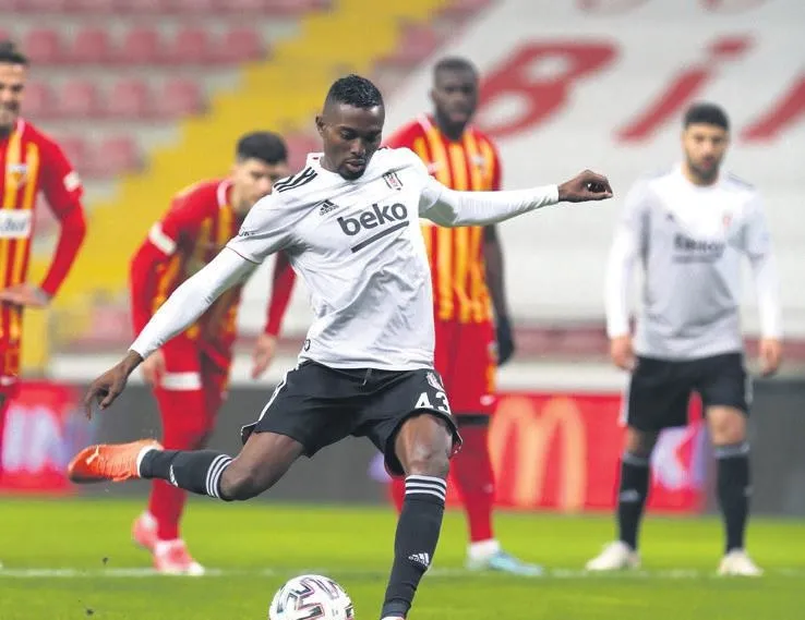 Sakatlanan Mensah Hatay’a karşı yok