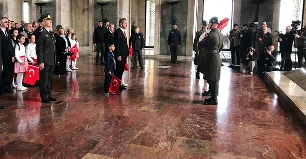 Milli Eğitim Bakanı Mahmut Özer'den 23 Nisan mesajı: "Evlatlarımızın ufuklarını genişletmek yolunda kararlılıkla çalışıyoruz"