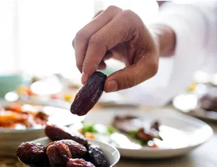 Rüyada oruç tuttuğunu görmek ne anlama gelir? Rüyada oruç tutmak ve iftar açmak hayırlı mıdır? Rüyada oruç bozmak neye işarettir?