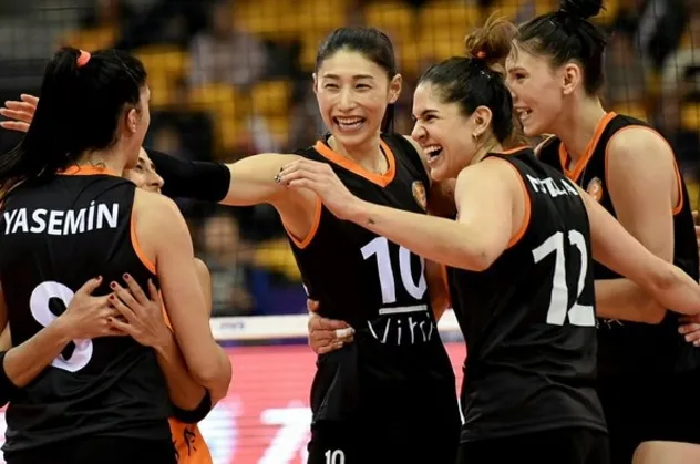 Eczacıbaşı voleybolda dünya ikincisi oldu