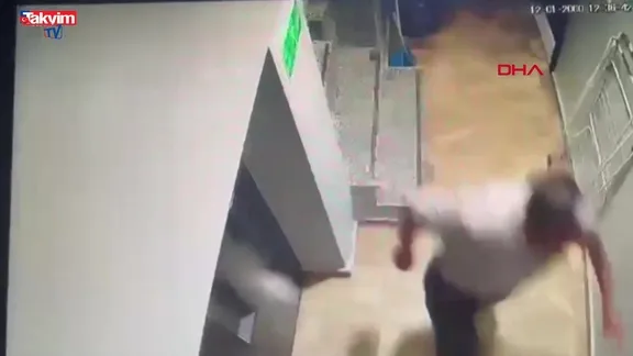 Kağıthane’de aldattığını öne sürdüğü eşi ve sevgilisini otelde bıçakladı: İşte o anlar!