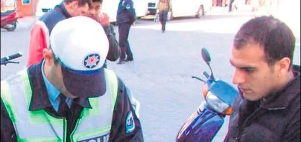 Trafikte bunu yapan yandı!