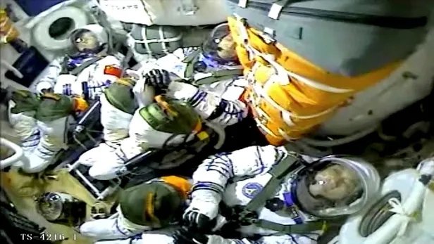Çin resmen açıkladı! 5 yıl sonra ilk insanlı uzay misyonu: Shenzhou-12 başarıyla fırlatıldı-3