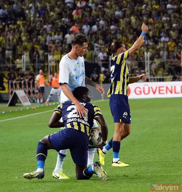 Yakışmadı! Dinamo Kiev'in golü sonrası Fenerbahçe taraftarından 'Vladimir Putin' tezahüratı: Lucescu stadı terk etti - 33