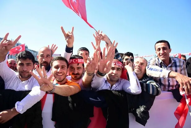 AK Parti'den 12 soruluk anket! İlk sırayı başörtüsü aldı-1