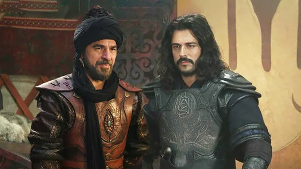 Hayranları bekliyordu ters köşe yapıldı! Ertuğrul Bey geri dönüyor! Ertuğrul Bey'i Engin Altan Düzyatan yerine...-7
