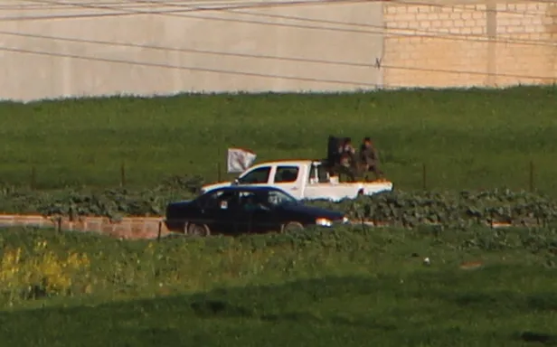 Terör örgütü PKK'yı Türkiye korkusu sardı! Teröristler kazdıkları hendeklere kaçmak için tünel yapıyor-4