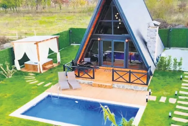 Skandala 2 tutuklama