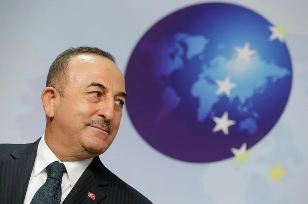Bakan Çavuşoğlu'ndan Rusya'nın Türkiye'ye uçuşları kısıtlaması ile ilgili son dakika açıklaması