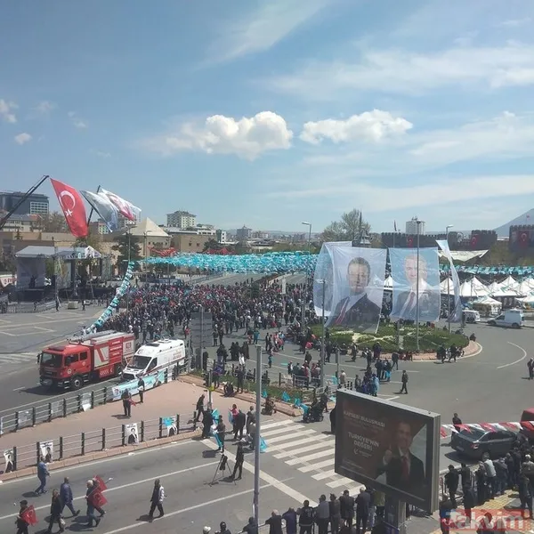 Şu meydan ülkeyi size '7'rir mi! Akşener ve Yavaş'ı hüsrana uğratan Kayseri Başkan Erdoğan'ı el üstünde karşıladı: Yok böyle rekor - 4