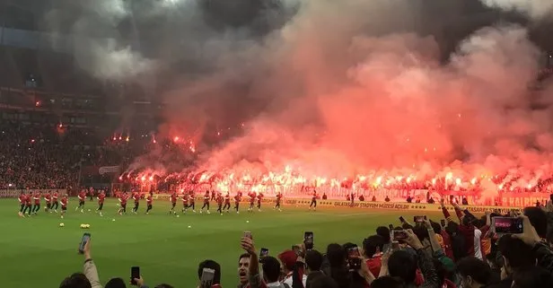 Galatasaray’dan flaş açıklama! Türk Telekom Stadı’nda imza şov