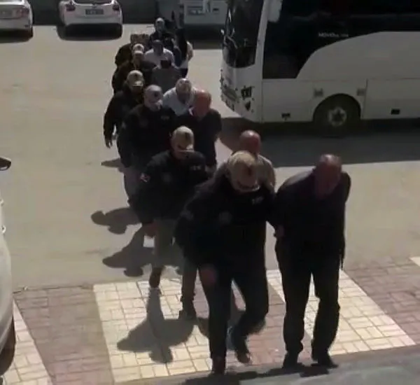 Van Büyükşehir Belediyesi çalışanlarına terör operasyonu: 12 gözaltı kararı-3