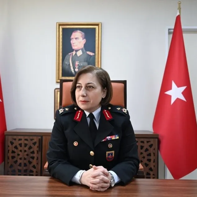 Jandarmanın kadın paşası