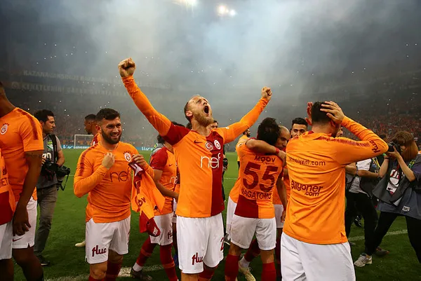 1595405296430.jpg Eski yıldız geriye dönüyor! Galatasaray'da flaş gelişme-2