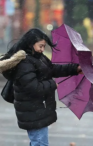 Sel, su baskını, yıldırıma dikkat! Meteoroloji'den kuvvetli yağış uyarısı geldi! İstanbul da listede