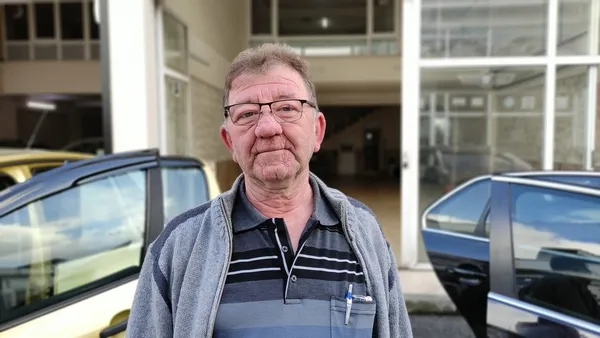 2-milyonluk-pirlanta-kolyeyi-yolda-buldu-bulmak-icin-cebinden-500-lira-harcadigi-sahibi-tarafindan-azarlandi-1638619711896.jpg 2 milyonluk pırlanta kolyeyi yolda buldu! Bulmak için cebinden 500 lira harcadığı sahibi tarafından azarlandı-4