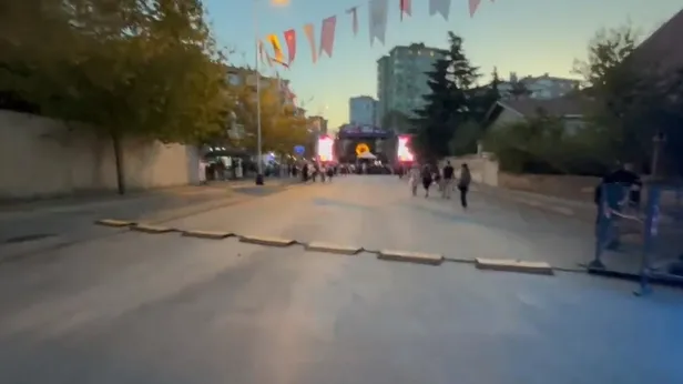 chp-hdpkknin-izinde-ataturkun-aydinlik-yolu-dediler-aydinlatma-direginden-elektrik-caldilar-battal-ilgezdiye-t-1696583338302.jpeg CHP HDPKK'nın izinde! "Atatürk'ün aydınlık yolu" dediler aydınlatma direğinden elektrik çaldılar: Battal İlgezdi'ye tepki büyük-2