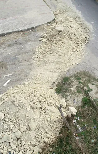 İstanbul'da kaçak hafriyat skandalı! Güpegündüz boş arsaya döküm yapıp kaçtılar