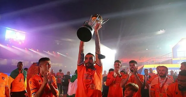 Mehmet Topal rekorlar kırarak Başakşehir’e veda etti