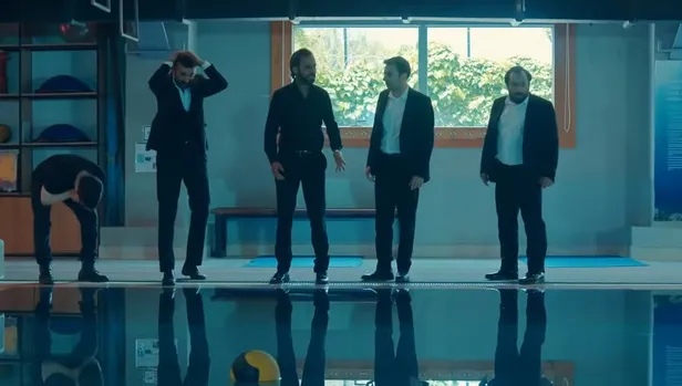 maraza-kuyusuna-saplanip-kalacak-cukur-131-bolum-fragmani-sirazesi-kayiyor-kantarin-topuzu-kacti-1622536061458.jpg Maraza kuyusuna saplanıp kalacak! Çukur 131. bölüm fragmanı: Şirazesi kayıyor kantarın topuzu kaçtı-8