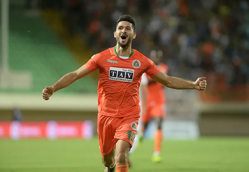 Emre Akbaba Başakşehir'le imzalıyor - 1