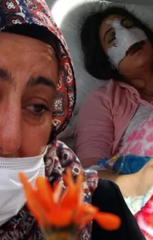 Burun estetiği sonrası hayatını kaybeden Leyla Sönmez'in arkadaşına yolladığı sesli mesajlar ortaya çıktı! Yürek burkan sözler