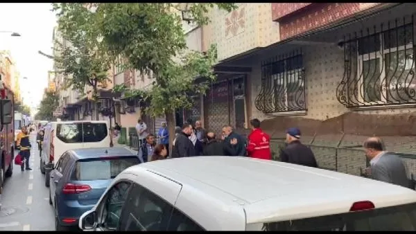1697359607219.jpeg Esenler'de ailesiyle tartıştı evi ateşe verdi!-3