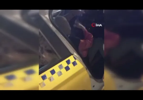 istanbulda-taksicilerin-yuzsuzlugu-zirve-yapti-taksici-taksimetre-ucretinin-uzerine-10-tl-harclik-istedi-1651824935603.jpg İstanbul'da taksicilerin yüzsüzlüğü zirve yaptı! Taksici taksimetre ücretinin üzerine 10 TL harçlık istedi-4