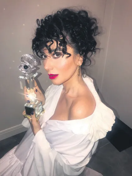 aleyna-tilki-once-isyan-etti-daha-sonra-hayranlara-surpriz-haberi-verdi-annesiyle-1643570661551.jpg Aleyna Tilki önce isyan etti daha sonra hayranlara sürpriz haberi verdi! Annesiyle...-6