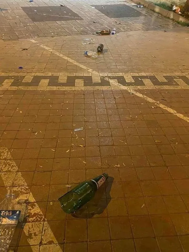 CHP'li Gemlik Belediyesi'nin düzenlediği konserde skandal görüntüler! Her yer bira şişesi ile doldu-4