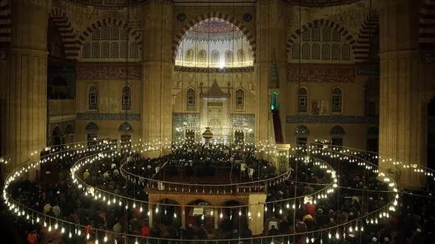 26-eylul-mevlid-kandili-ne-zaman-2023-diyanet-mevlid-kandili-tam-tarihi-mevlid-kandilinde-ne-oldu-onemi-nedir-1695389016449.jpeg