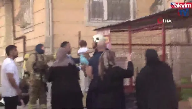 Esenyurt’ta çıkan yangında can pazarı: Binada mahsur kalanlar böyle kurtarıldı
