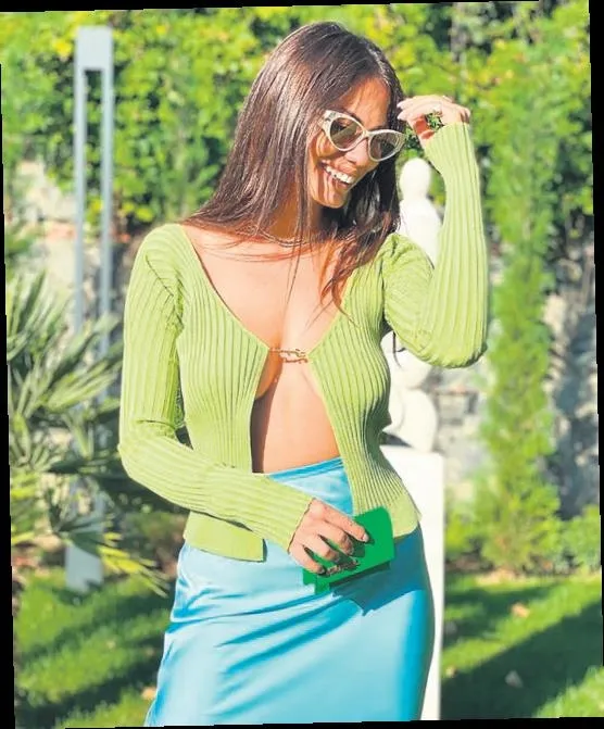 İrem Derici, sanat güneşi Zeki Müren selamı ile sahneye çıktı-8