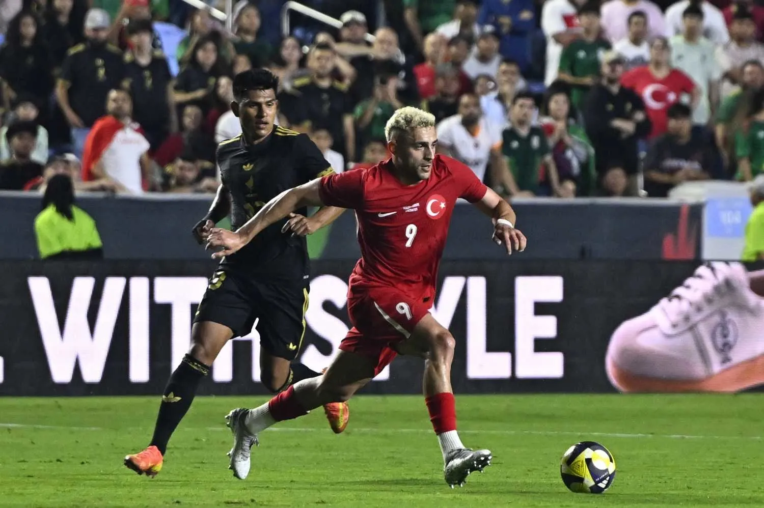 Galatasaray'dan transferde ters köşe! O tarihte teklif yapılacak - 21