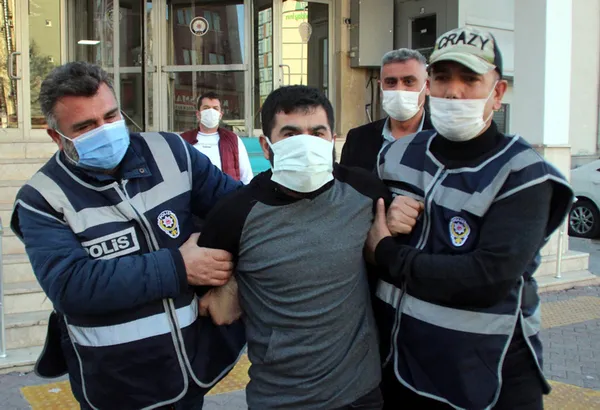 boyle-aile-olmaz-olsun-oz-kizlarini-tore-yuzunden-vahsice-katlettiler-8-kisiye-agirlastirilmis-muebbet-hapis-i-1655099981857.jpg Böyle aile olmaz olsun! Öz kızlarını töre yüzünden vahşice katlettiler: 8 kişiye ağırlaştırılmış müebbet hapis istendi-6