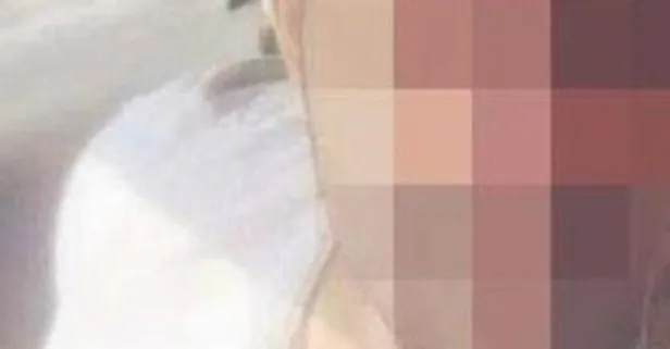 Genç kadın taytı denemek için kabine girdikten sonra...
