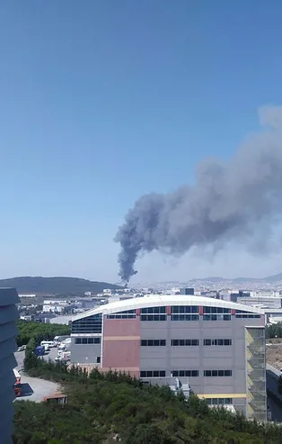 Tuzla'da fabrika yangını! Patlama meydana geldi