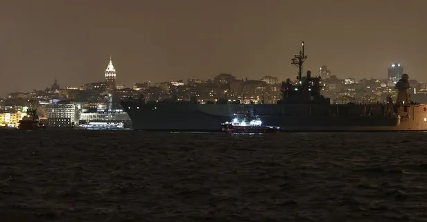 ABD Donanması’na ait USS Mount Whitney Sarayburnu’na demirledi