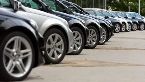 renaultlar-bmwler-2-el-otomobil-alacaklar-dikkat-fiyatlar-el-yakiyor-ama-bunu-yapin-ikinci-el-otomobili-yuzde-50-ucuza-alin-1612951381725.jpg İkinci el otomobili yüzde 50 ucuza alın! Renault'lar BMW'ler 2. el otomobil alacaklar...-4