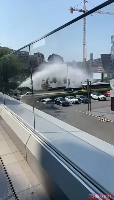 Kağıthane'de İSKİ çalışması sırasında isale borusu patladı! Sürücülerin zor anları - 8