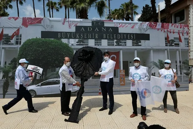 CHP’li Zeydan Karalar yönetimindeki Adana Büyükşehir Belediyesi’nde işçi kıyımı! Sendikalar eylemde: Bu virüsün adı partizanlık virüsü-2