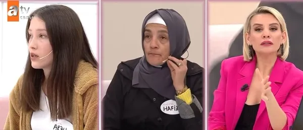 annesi-internette-tanistigi-adama-kacmisti-arzunun-gozyaslari-dindi-annesine-kavustu-genc-kizin-istegi-ise-esra-erolu-sasirtti-1640797256119.jpg Annesi internette tanıştığı adama kaçmıştı! Arzu’nun gözyaşları dindi annesine kavuştu! Genç kızın isteği ise Esra Erol'u şaşırttı-8