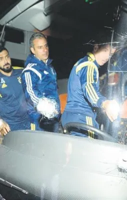 Fenerbahçe’ye saldırıya FETÖ'cü tim karartması