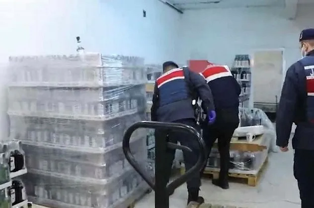 Bursa'da düğmeye basıldı! 10 ilde sahte içki operasyonu yapıldı 24 kişi göz altına alındı