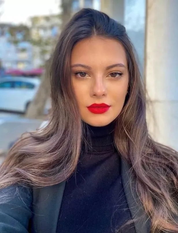 dilara-korkmaz-kimdir-kac-yasinda-miss-turkey-2021-birincisi-dilara-korkmaz-nereli-meslegi-ne-instagram-hesabi-1631130372218.jpg