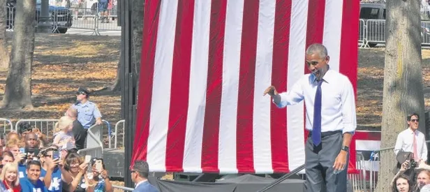 ClInton’a övgü Trump’a eleştiri