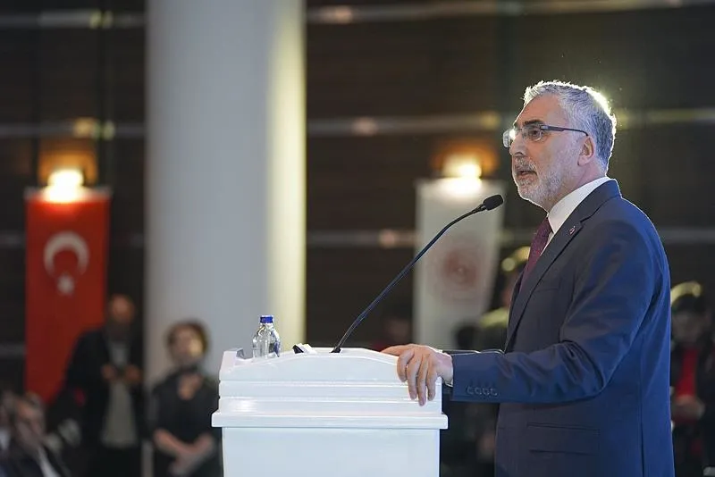 Çalışma ve Sosyal Güvenlik Bakanı Vedat Işıkhan açıkladı: O hastalar ilaçlarını artık aile hekimlerine yazdırabilecek | Emeklilerle ilgili yeni çalışma-4